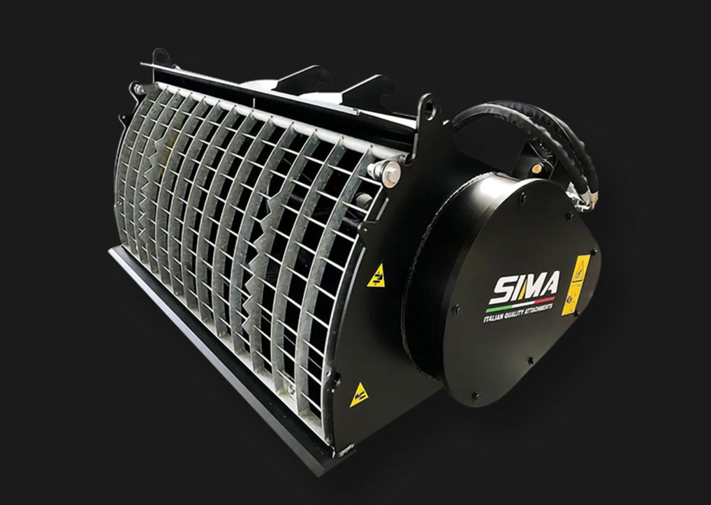Seitenansicht von dem SIMA SIMA S25 mit Schutzgitter und Baggeradapter vor schwarzem Hintergrund