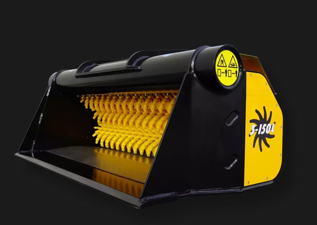 Siebschaufel 3 150L freigestellt auf schwarzem Hintergrund