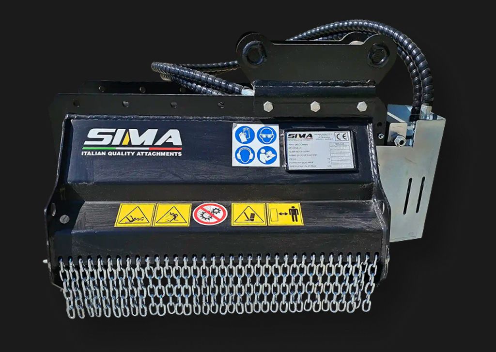 SIMA Mulcher Anbaugerät mit Kettenvorhang freigestellt