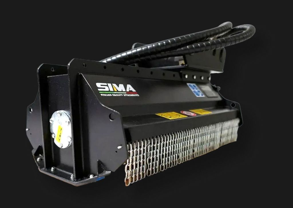 SIMA Mulcher Anbaugerät mit Kettenvorhang freigestellt